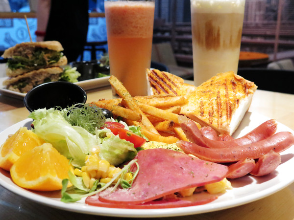 豐滿早午餐(信義世貿店)：北醫平價優質連鎖早午餐。豐滿三明治 * 信義早午餐 / 世貿下午茶*