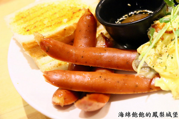 豐滿早午餐(信義世貿店)：豐滿總匯三明治(信義世貿店)-信義早午餐 / 世貿下午茶 / 豐滿三明治