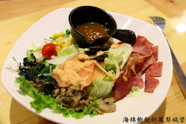 豐滿早午餐(信義世貿店)：豐滿總匯三明治(信義世貿店)-信義早午餐 / 世貿下午茶 / 豐滿三明治