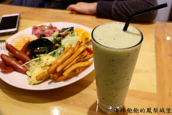 豐滿早午餐(信義世貿店)：豐滿總匯三明治(信義世貿店)-信義早午餐 / 世貿下午茶 / 豐滿三明治