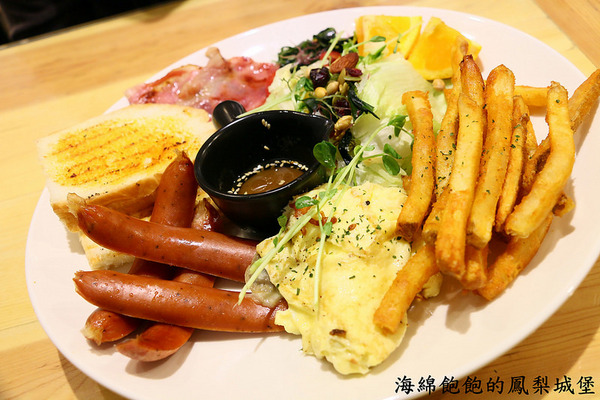 豐滿早午餐(信義世貿店)：豐滿總匯三明治(信義世貿店)-信義早午餐 / 世貿下午茶 / 豐滿三明治