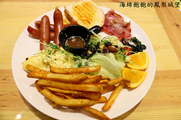 豐滿早午餐(信義世貿店)：豐滿總匯三明治(信義世貿店)-信義早午餐 / 世貿下午茶 / 豐滿三明治