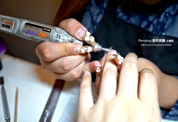 Fantasy美甲美睫(士林店)：【美甲美睫/台北士林/手部凝膠】寶貝雙手, 女人就該偶爾好好寵愛自己一下! ✿✿ Fantasy美甲美睫 (士林店) ✿✿