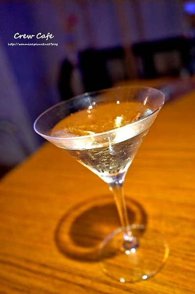 CREW CAFE：【華山文創旁 / 咖啡下午茶 / 魔術表演】輕食甜點下午茶又有魔術表演、LIVE藝術展演 ✿✿ CREW CAFE ✿✿ (完整菜單)