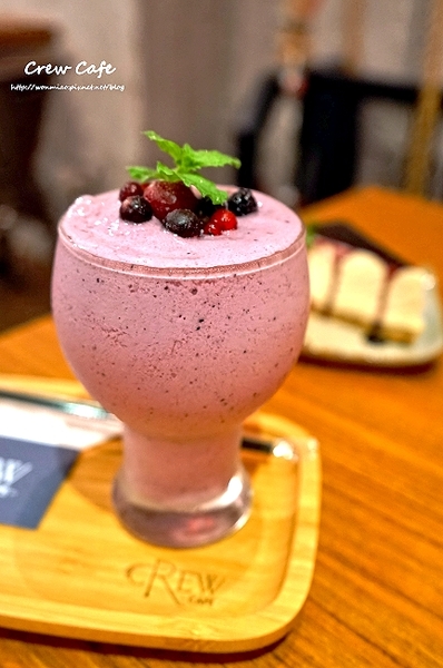 CREW CAFE：【華山文創旁 / 咖啡下午茶 / 魔術表演】輕食甜點下午茶又有魔術表演、LIVE藝術展演 ✿✿ CREW CAFE ✿✿ (完整菜單)