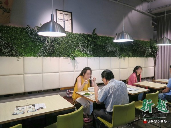 新越 越南麵食館：【捷運後山埤站｜五分埔】新越越南麵食館~平價好吃的越南美食