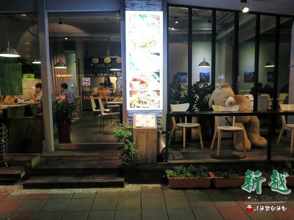 新越 越南麵食館：【捷運後山埤站｜五分埔】新越越南麵食館~平價好吃的越南美食
