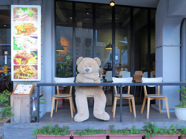 新越 越南麵食館：美味道地的越南美食，鄰近五分埔 / 捷運後山埤站。新越越南麵食館