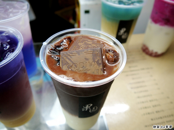 果圓：來自台中逢甲夜市的浪漫-果圓蝶豆花飲料。