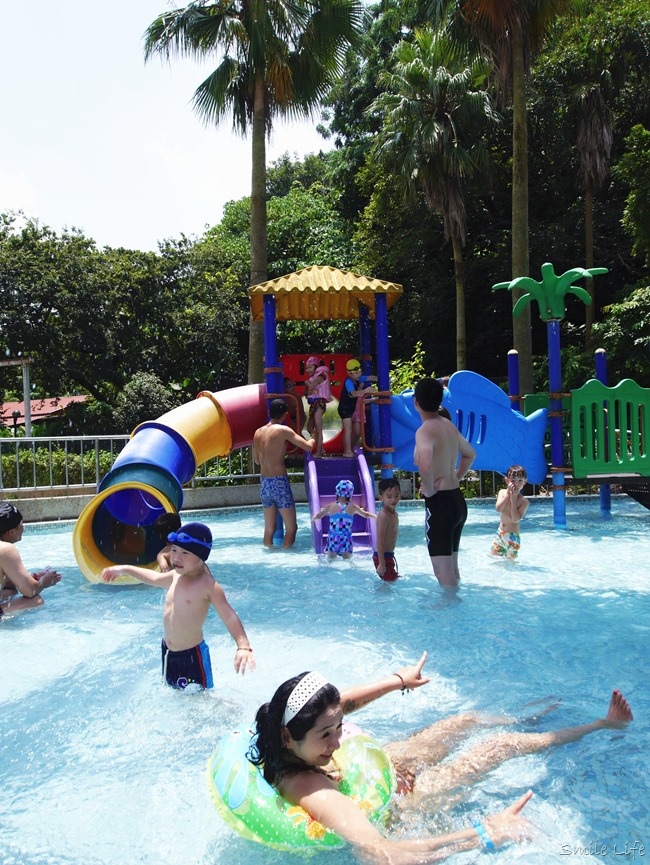 台北公館休閒運動會館「洛德城堡水上樂園」結合健身房、室內泳池、親子遊戲區、電動超跑、戶外多項水上設施、滑水道…