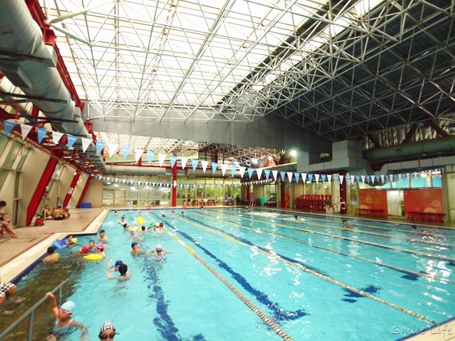 台北公館休閒運動會館「洛德城堡水上樂園」結合健身房、室內泳池、親子遊戲區、電動超跑、戶外多項水上設施、滑水道…