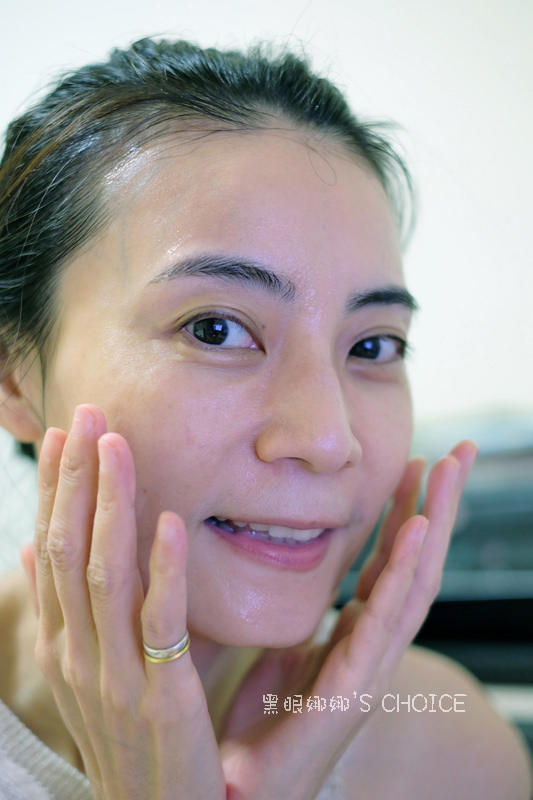 BEB美佰麗 極致光感抗皺面膜精華液拍至吸收