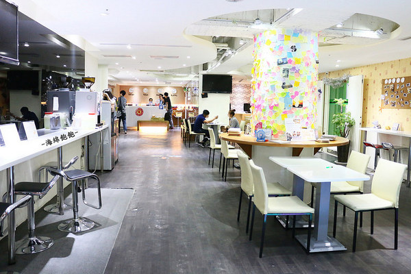 洛碁背包客棧：洛碁背包客棧-台北平價背包客棧 / Taipei hostel / 忠孝敦化站-附早餐/無線上網/電腦