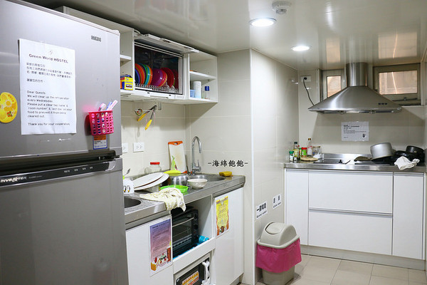 洛碁背包客棧：洛碁背包客棧-台北平價背包客棧 / Taipei hostel / 忠孝敦化站-附早餐/無線上網/電腦