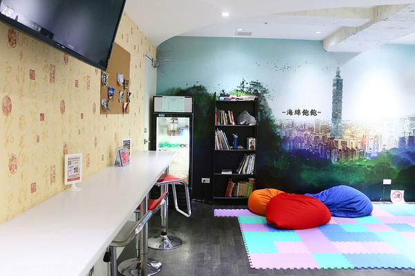洛碁背包客棧：洛碁背包客棧-台北平價背包客棧 / Taipei hostel / 忠孝敦化站-附早餐/無線上網/電腦