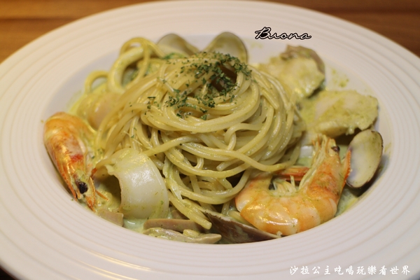 Buona Pasta：淡水『Buona Pasta』平價義大利麵 /濃湯飲料無限供應/淡江大學美食/寵物友善