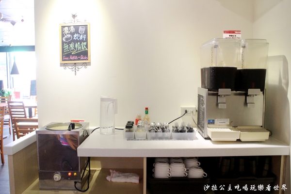 Buona Pasta：淡水『Buona Pasta』平價義大利麵 /濃湯飲料無限供應/淡江大學美食/寵物友善