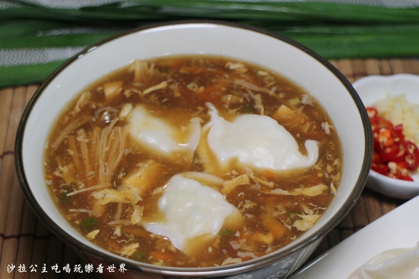 家鄉蒸餃：台中南屯區『家鄉蒸餃』冷凍手工水餃/每日現宰溫體豬/宅配