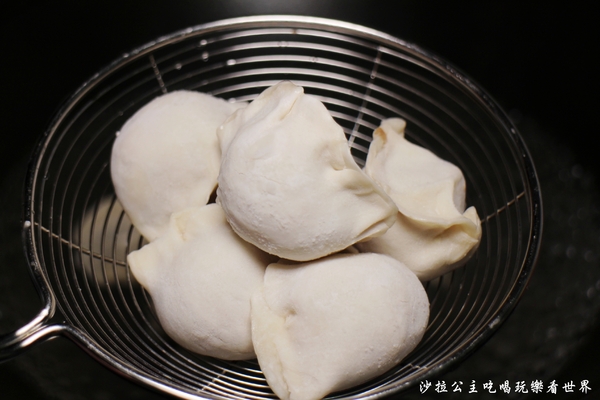 家鄉蒸餃：台中南屯區『家鄉蒸餃』冷凍手工水餃/每日現宰溫體豬/宅配