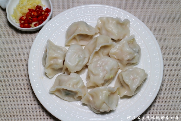 家鄉蒸餃：台中南屯區『家鄉蒸餃』冷凍手工水餃/每日現宰溫體豬/宅配