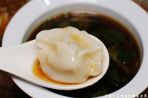 家鄉蒸餃：台中南屯區『家鄉蒸餃』冷凍手工水餃/每日現宰溫體豬/宅配