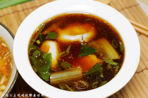 家鄉蒸餃：台中南屯區『家鄉蒸餃』冷凍手工水餃/每日現宰溫體豬/宅配