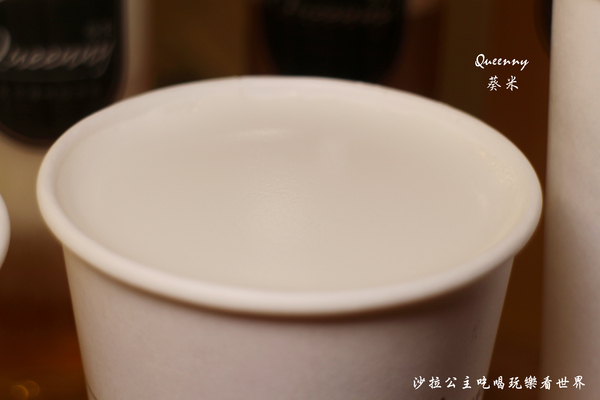 葵米珍珠飲品專賣(HOYII北車站店)：台北車站珍珠茶飲排隊店『Queenny葵米。珍珠飲品專售(HOYII北車站店)』珍珠奶茶