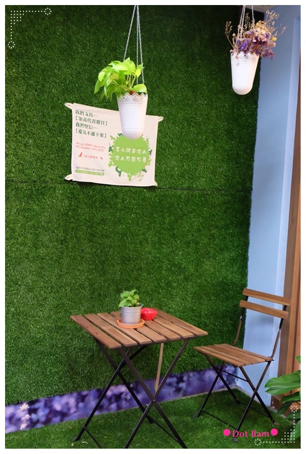 Essence本質 凝膠美甲 店門口.JPG