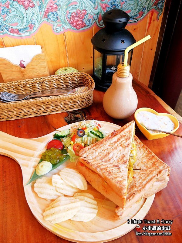 3 Idiots Toast & Curry 三個傻瓜素食印度餐廳(公館)：【捷運台電大樓站】3 Idiots Toast & Curry三個傻瓜素食印度餐廳(公館印度料理 / 素食 / 早午餐)