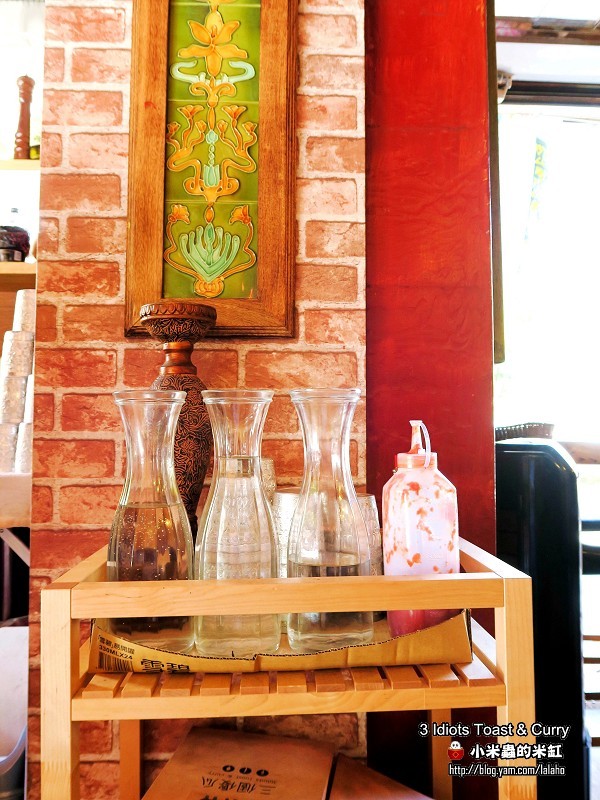 3 Idiots Toast & Curry 三個傻瓜素食印度餐廳(公館)：【捷運台電大樓站】3 Idiots Toast & Curry三個傻瓜素食印度餐廳(公館印度料理 / 素食 / 早午餐)