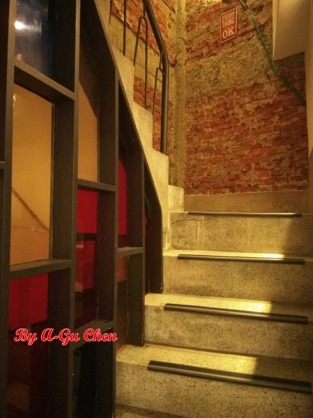 LATE Bistro 暮 餐酒館：【臺南Ω東區】LATE Bistro暮　餐酒館。台南東區餐酒館，在隱於巷弄內的驚豔裡放鬆享受深夜美食