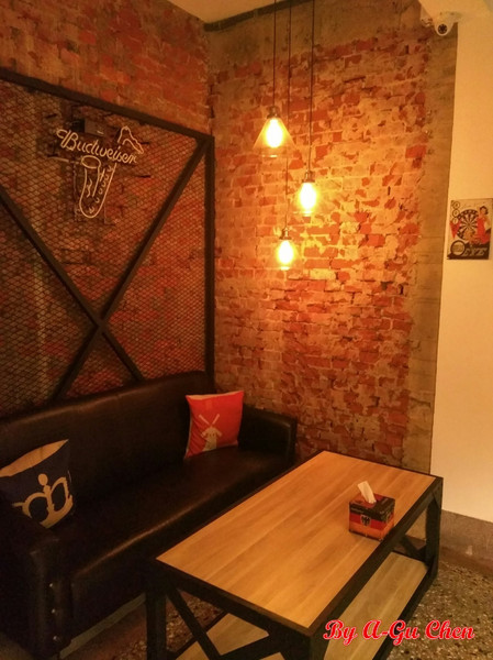 LATE Bistro 暮 餐酒館：【臺南Ω東區】LATE Bistro暮　餐酒館。台南東區餐酒館，在隱於巷弄內的驚豔裡放鬆享受深夜美食