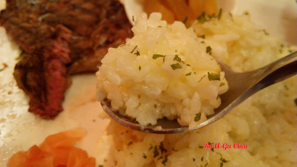 LATE Bistro 暮 餐酒館：【臺南Ω東區】LATE Bistro暮　餐酒館。台南東區餐酒館，在隱於巷弄內的驚豔裡放鬆享受深夜美食