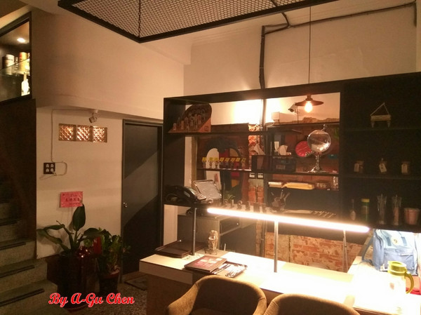 LATE Bistro 暮 餐酒館：【臺南Ω東區】LATE Bistro暮　餐酒館。台南東區餐酒館，在隱於巷弄內的驚豔裡放鬆享受深夜美食