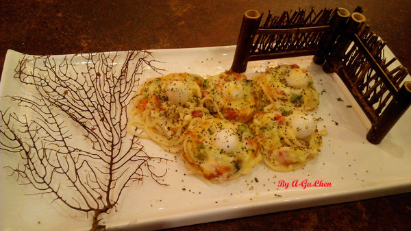 LATE Bistro 暮 餐酒館：【臺南Ω東區】LATE Bistro暮　餐酒館。台南東區餐酒館，在隱於巷弄內的驚豔裡放鬆享受深夜美食