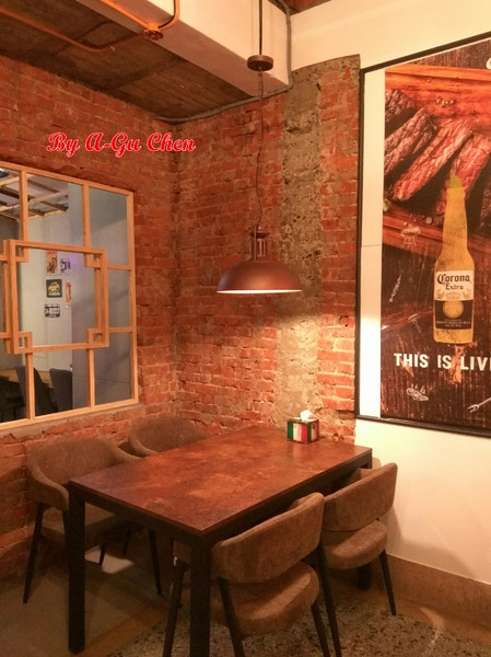 LATE Bistro 暮 餐酒館：【臺南Ω東區】LATE Bistro暮　餐酒館。台南東區餐酒館，在隱於巷弄內的驚豔裡放鬆享受深夜美食