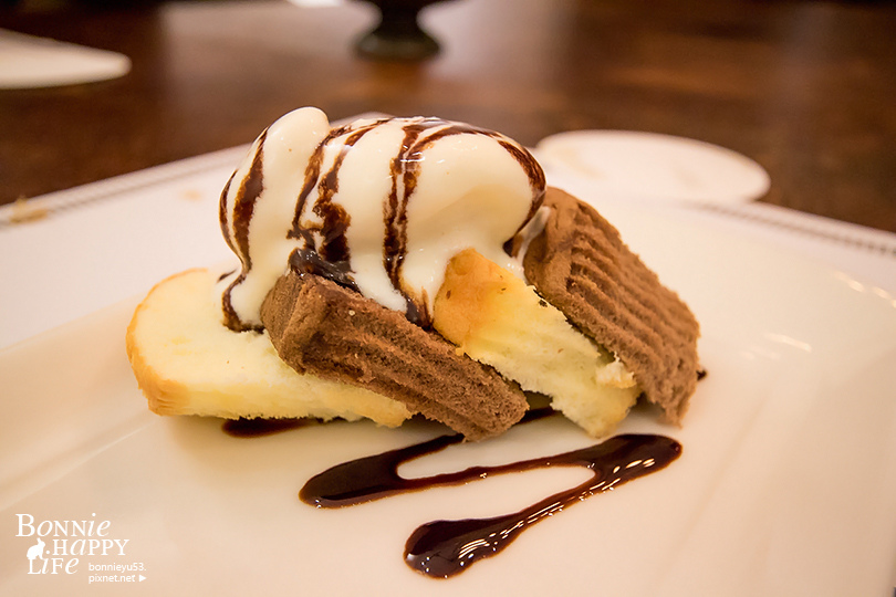 食記 / 台南東區餐酒館。三五好友深夜美食 ♥ LATE Bistro 暮