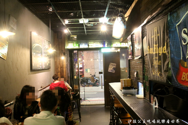 一號倉庫炭火串燒Bar：大同區.雙連居酒屋『一號倉庫炭火串燒Bar』寧夏夜市旁新開幕/宵夜