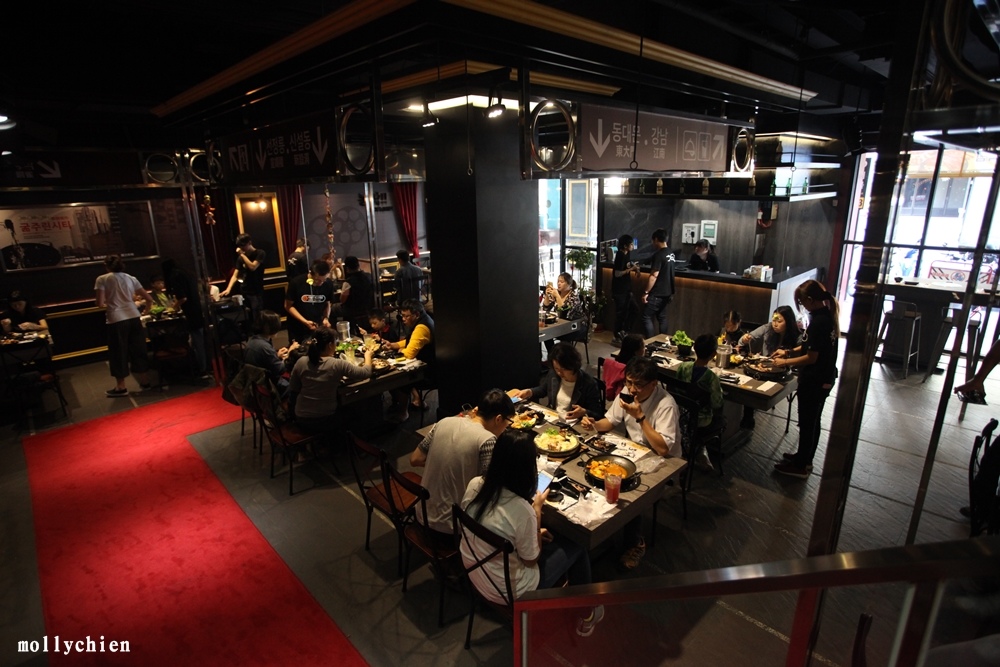 台中西區韓式料理「打啵G」鍋巴烤雞