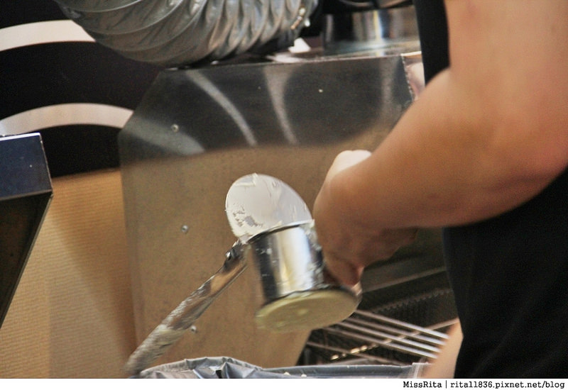 逢甲小吃 逢甲夜市推薦 逢甲老大薯條 老大薯條 Anikipotato 逢甲推薦小吃 台中薯條 逢甲薯條 台中逢甲 夜市小吃1