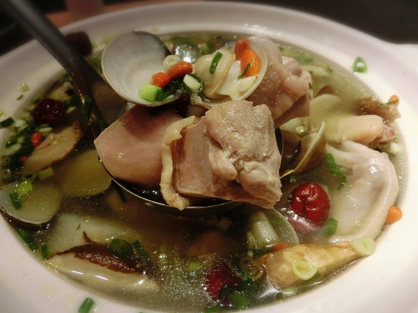 金夫人美式居酒屋：【台北松山】金夫人美式居酒屋 / 民生社區 / 創意料理