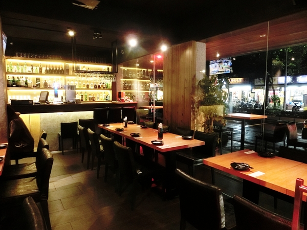 金夫人美式居酒屋：【台北松山】金夫人美式居酒屋 / 民生社區 / 創意料理