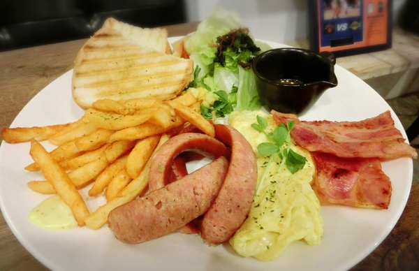 豐滿總匯三明治(中壢中原店)：【桃園@中壢市】豐滿總匯三明治 豐滿中壢中原店 / 中壢早午餐 / 咖啡下午茶