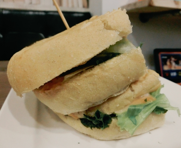 豐滿總匯三明治(中壢中原店)：【桃園@中壢市】豐滿總匯三明治 豐滿中壢中原店 / 中壢早午餐 / 咖啡下午茶