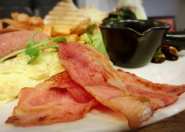 豐滿總匯三明治(中壢中原店)：【桃園@中壢市】豐滿總匯三明治 豐滿中壢中原店 / 中壢早午餐 / 咖啡下午茶