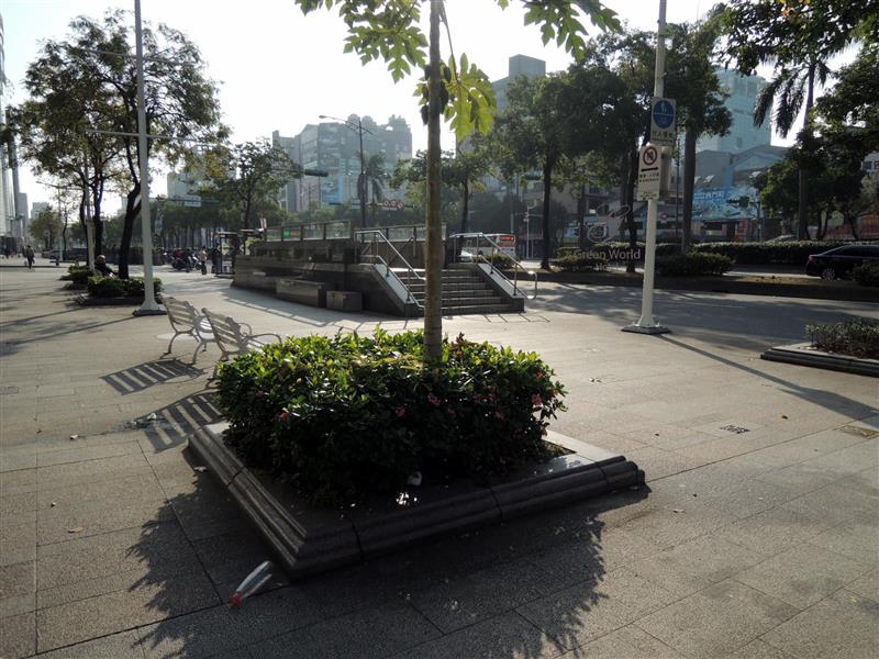 Green World Hotel ZhongHua 洛碁中華大飯店 006.jpg