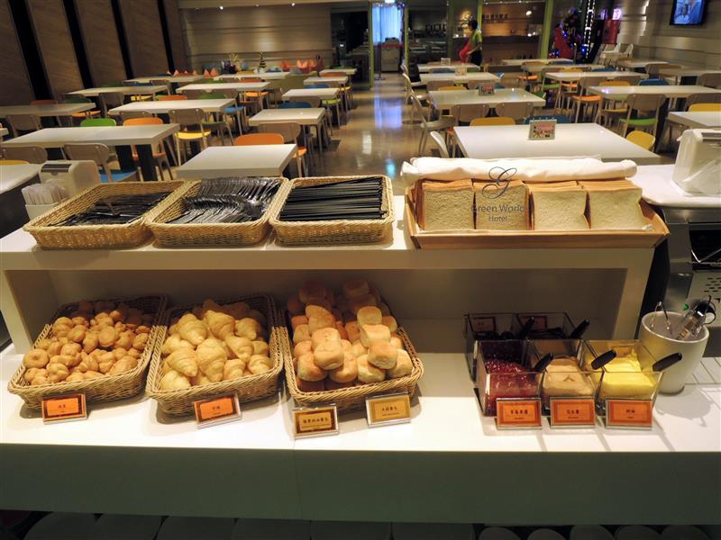 Green World Hotel ZhongHua 洛碁中華大飯店 074.jpg