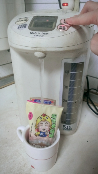 易家滴雞精：【哺媽咪】易家滴雞精 / 宅配調理養生飲 / 兒童、孕婦