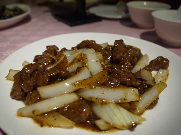 廣香龍華樓餐廳：【台北美食】廣香龍華樓餐廳。板橋港式飲茶。吃到飽。尾牙年菜