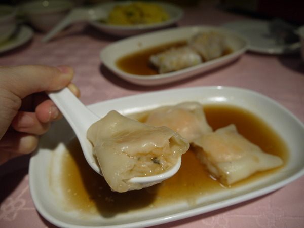 廣香龍華樓餐廳：【台北美食】廣香龍華樓餐廳。板橋港式飲茶。吃到飽。尾牙年菜